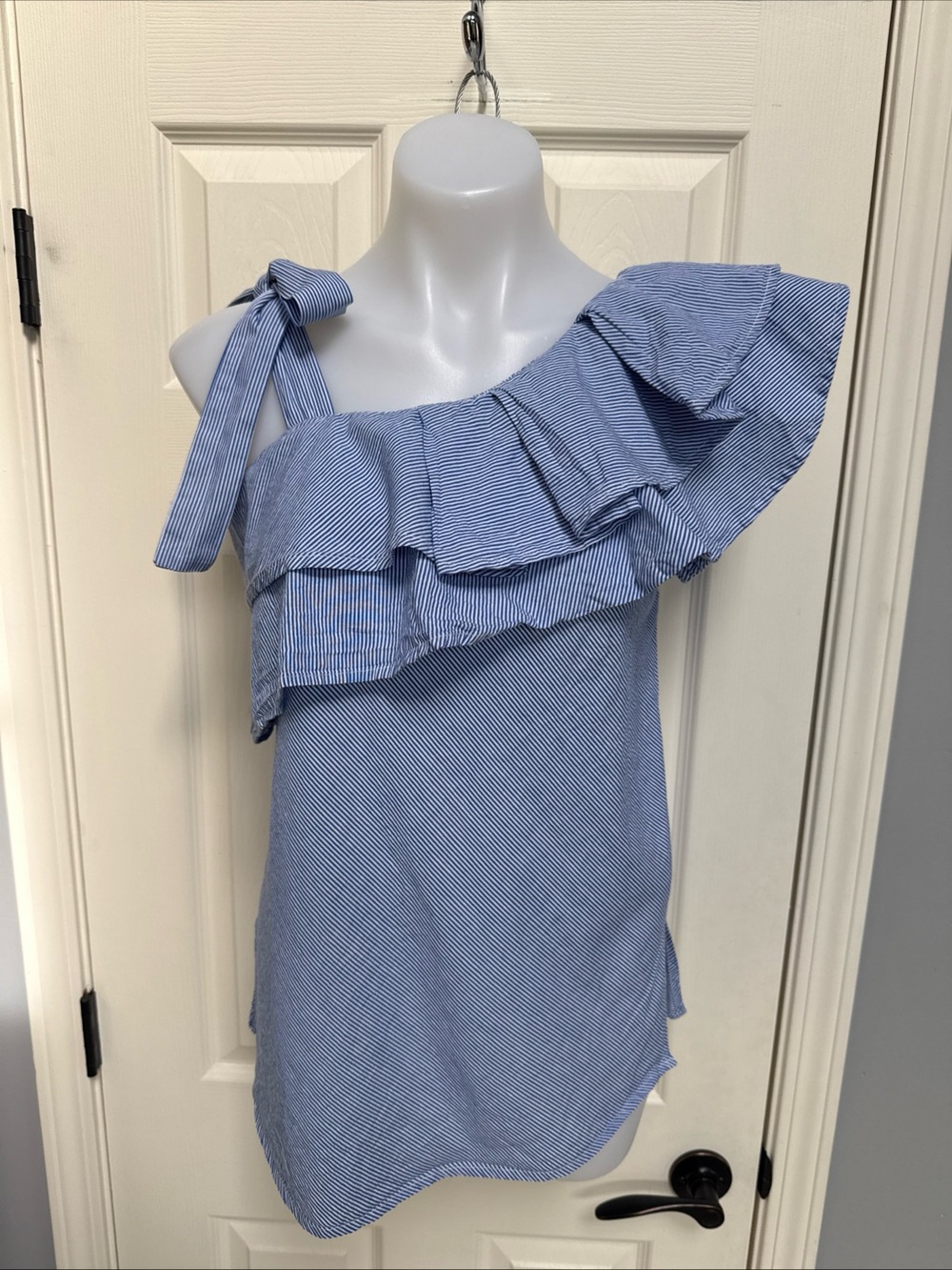 CREMIEUX off shoulder blue white pin-striped ruffle tie tank top boho sz M